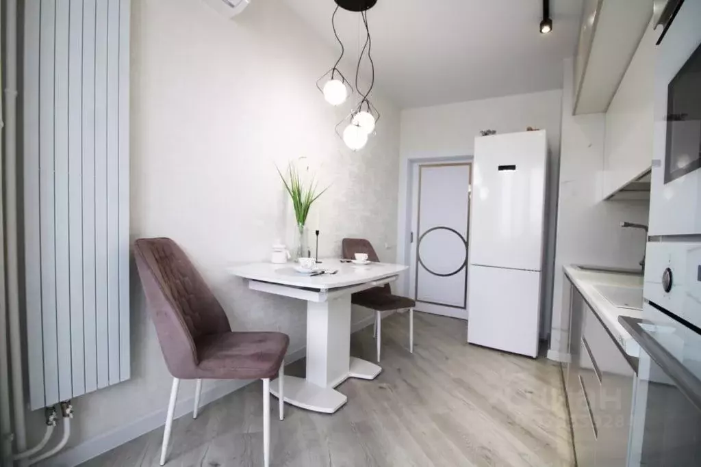 3-к кв. Самарская область, Тольятти ул. 70 лет Октября, 50 (81.0 м) - Фото 2