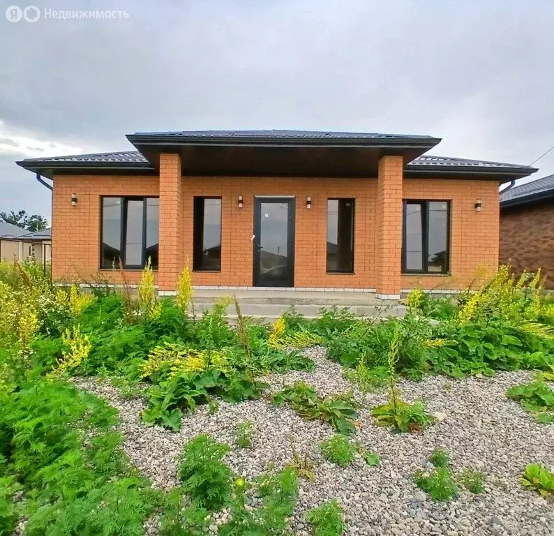 Дом в Михайловск, улица Софьи Ковалевской (150 м) - Фото 1