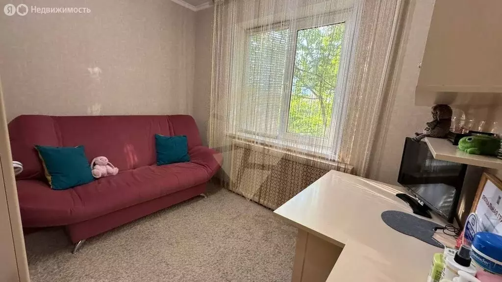 3-комнатная квартира: Старый Оскол, микрорайон Молодогвардеец, 16 (61 ... - Фото 2