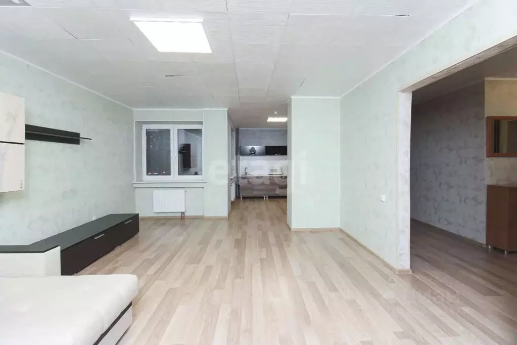 2-к кв. Тюменская область, Тюмень ул. Монтажников, 19к1 (83.4 м) - Фото 1