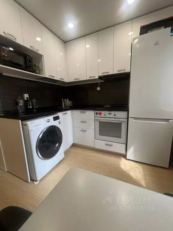 2-к кв. Иркутская область, Иркутск Байкальская ул., 178 (46.8 м) - Фото 1