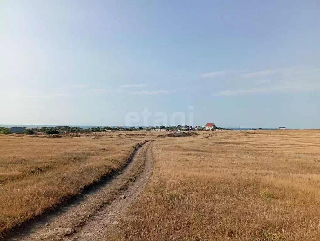 Участок в Крым, Ленинский район, Семисотское с/пос, с. Каменское ул. ... - Фото 0