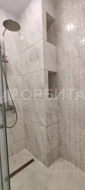 3-к кв. Тюменская область, Тюмень ул. Муравленко, 11 (105.9 м) - Фото 2