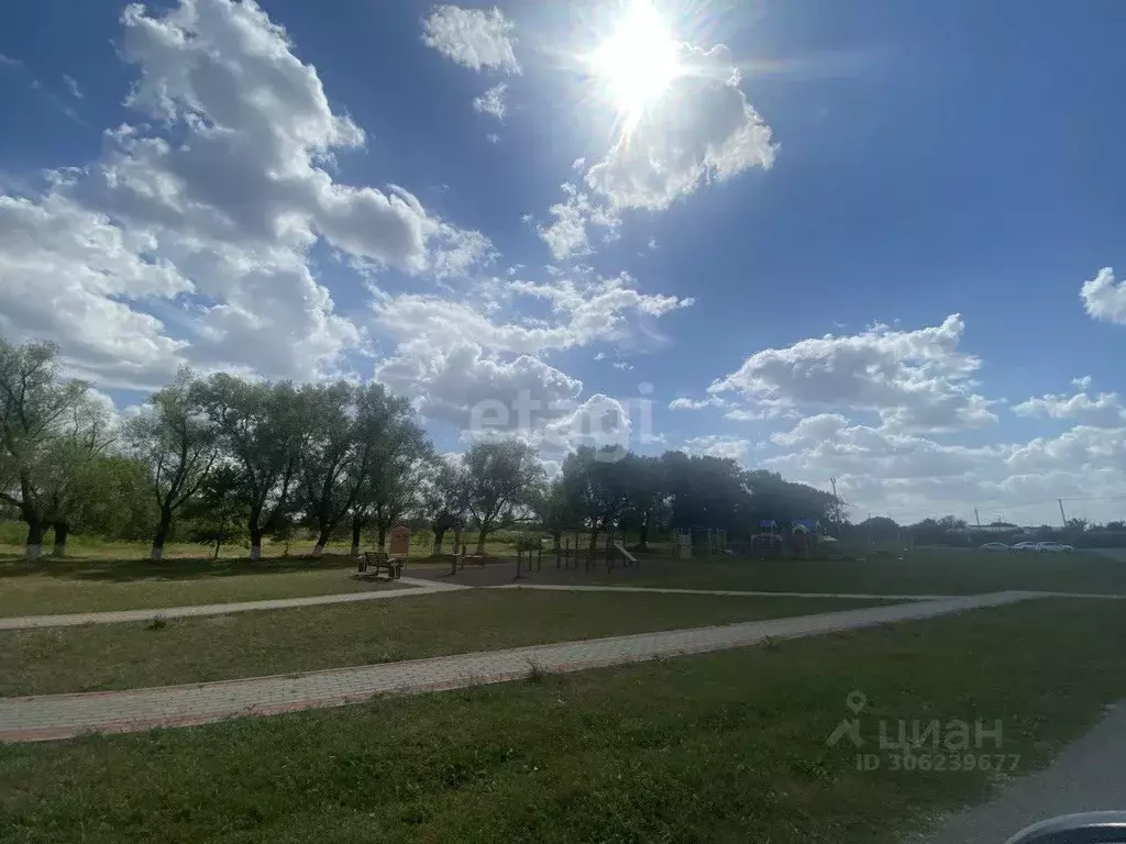 Участок в Белгородская область, Старооскольский городской округ, с. ... - Фото 1