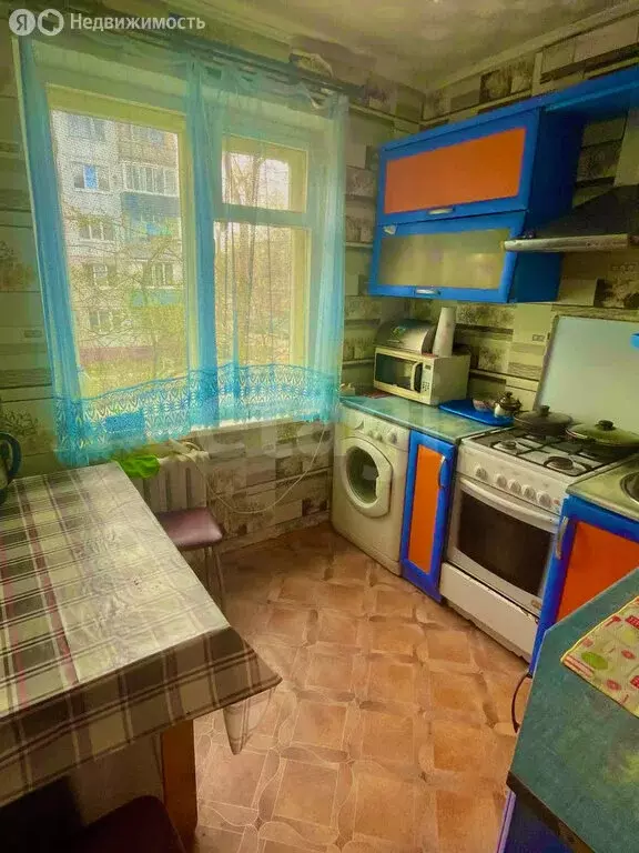 3-комнатная квартира: Брянск, Новозыбковская улица, 11А (62.7 м) - Фото 1