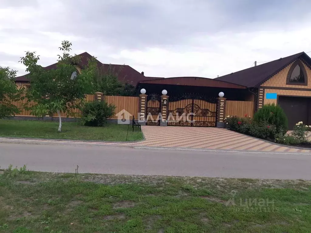 Дом в Белгородская область, Белгород Дорогобужино мкр,  (400 м) - Фото 1