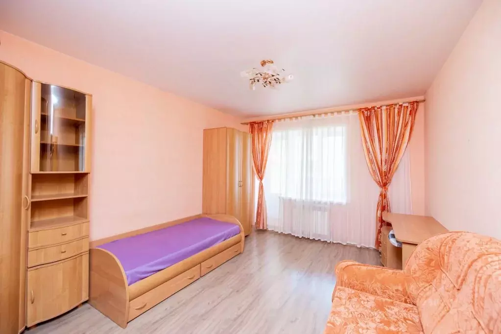 3-к кв. Оренбургская область, Оренбург Салмышская ул., 36 (86.5 м) - Фото 0