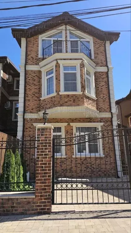 Дом в Москва пос. Газопровод, ул. 4-я Лесные Поляны, 5В (198 м) - Фото 0