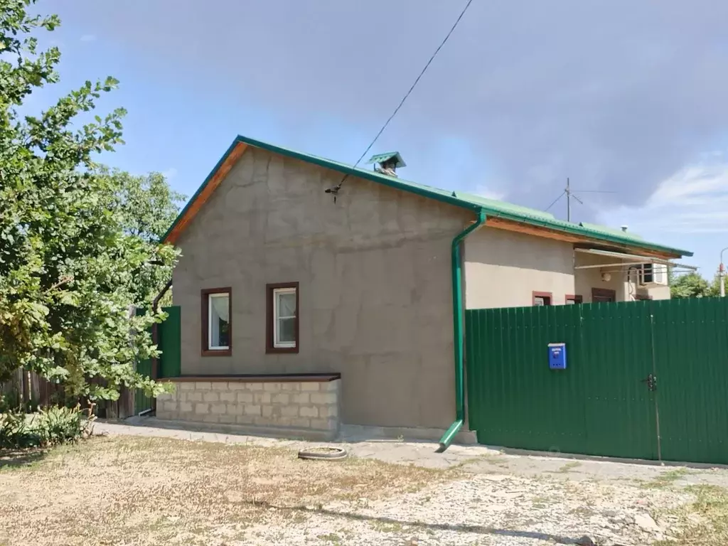 Дом в Волгоградская область, Волгоград Ставропольская ул., 42 (40 м) - Фото 1