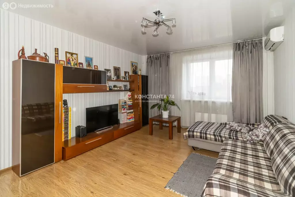 2-комнатная квартира: Челябинск, улица Сергея Герасимова, 21 (64.4 м) - Фото 1