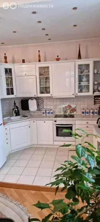3-комнатная квартира: Омск, Учебная улица, 90 (134.5 м) - Фото 0