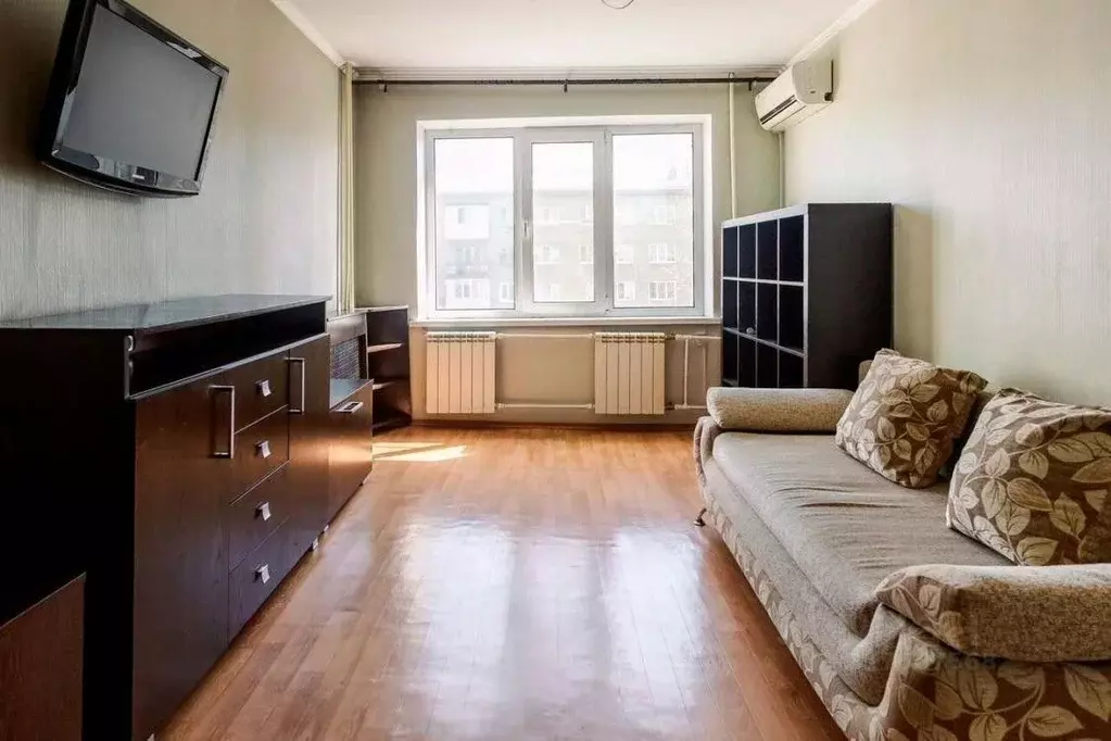 1-к кв. Омская область, Омск просп. Королева, 10А (30.0 м) - Фото 0