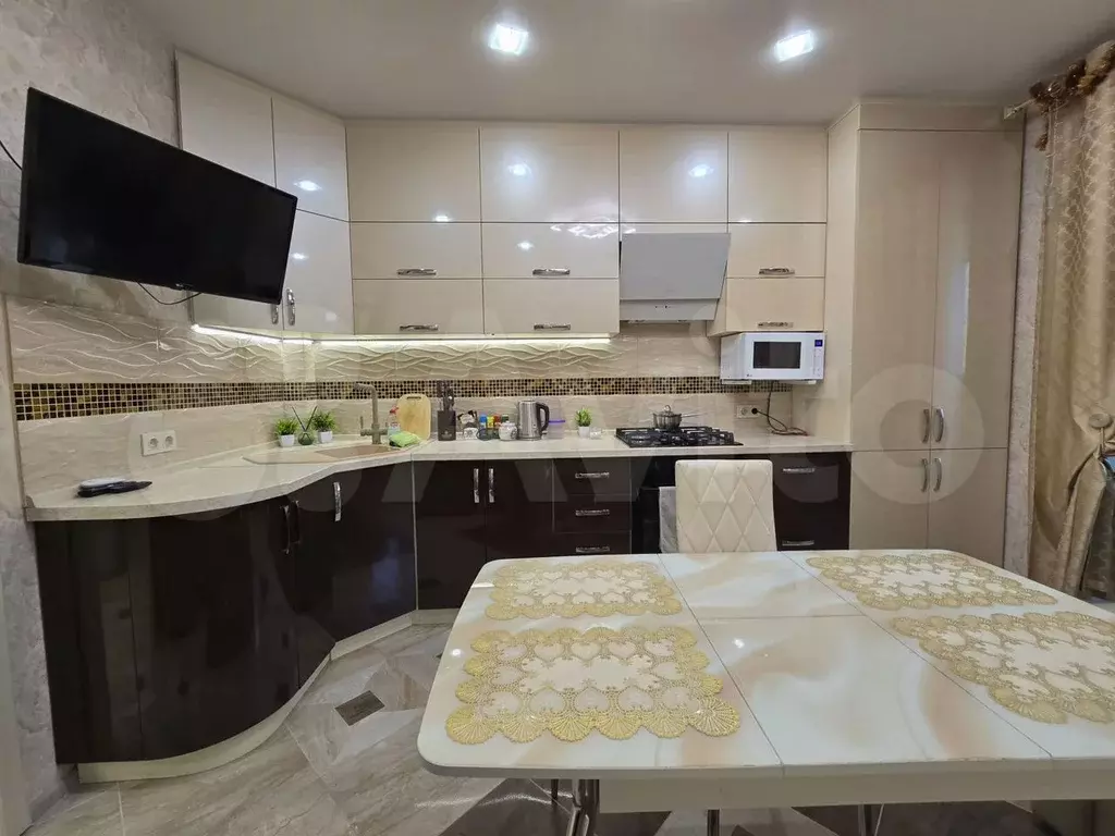 2-к. квартира, 60 м, 5/5 эт. - Фото 0
