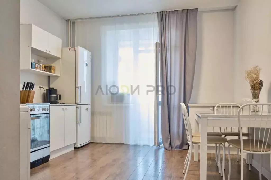3-к кв. Алтайский край, Барнаул Промышленная ул., 4 (90.1 м) - Фото 0
