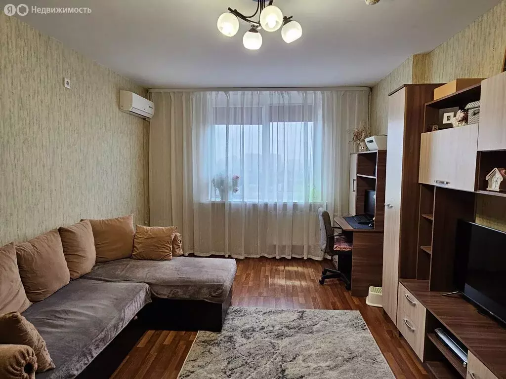 3-комнатная квартира: Краснодар, улица имени Калинина, 350/8 (72 м) - Фото 1