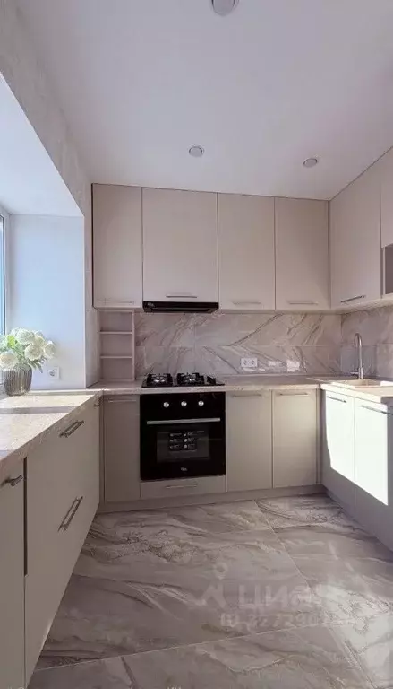 2-к кв. Омская область, Омск просп. Мира, 40 (43.9 м) - Фото 1