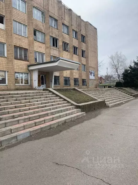 Помещение свободного назначения в Ростовская область, Сальск ул. ... - Фото 1