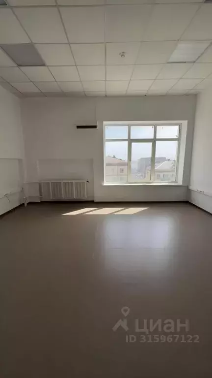 Офис в Волгоградская область, Волгоград Рабоче-Крестьянская ул., 30 ... - Фото 1