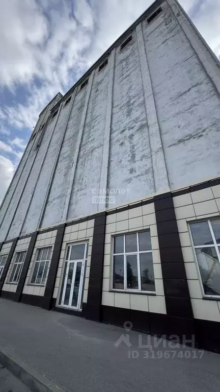 Торговая площадь в Кабардино-Балкария, Нальчик ул. Мальбахова, 3 (2000 ... - Фото 0