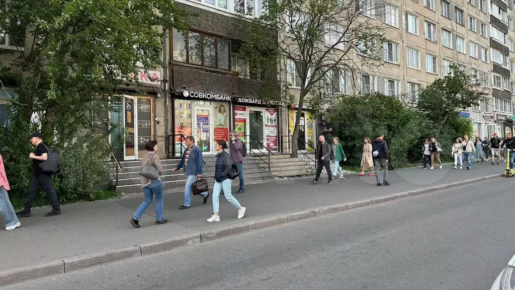 15м2 на сверхтрафике у метро - Фото 1