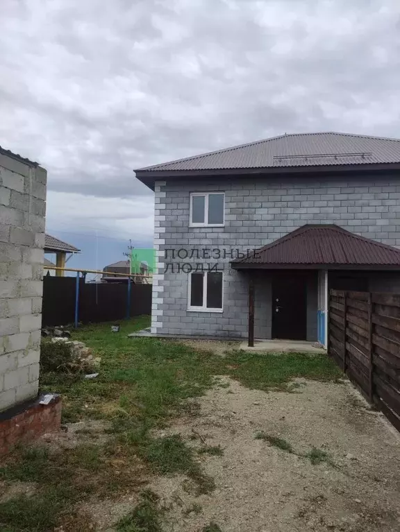 Таунхаус в Саратовская область, пос. Дубки ул. Октябрьская, 15 (85.0 . - Фото 1
