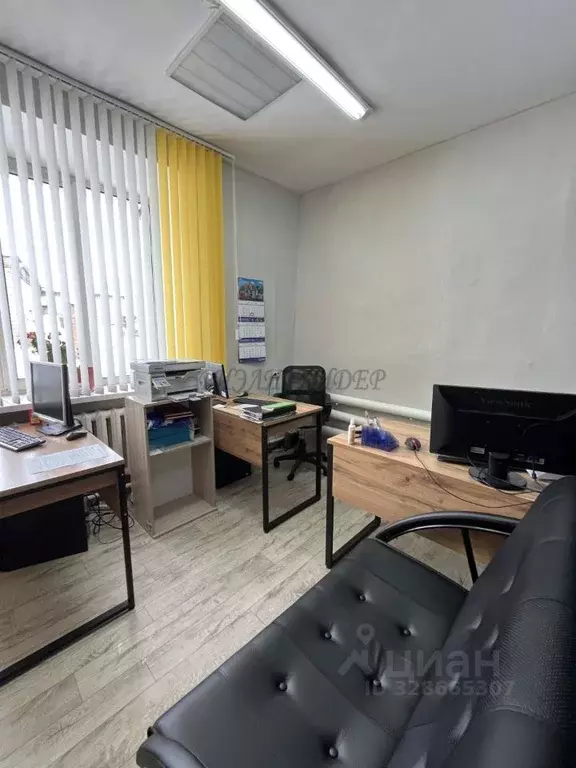 Офис в Алтай, Горно-Алтайск ул. Валерия Чаптынова, 17/1 (10 м) - Фото 1