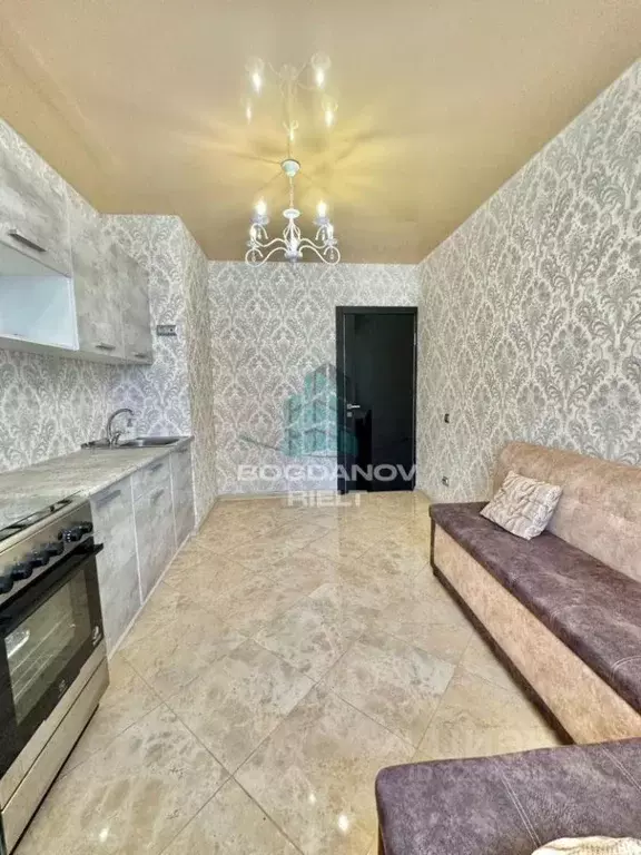 3-к кв. Омская область, Омск ул. Крупской, 1 (63.4 м) - Фото 2