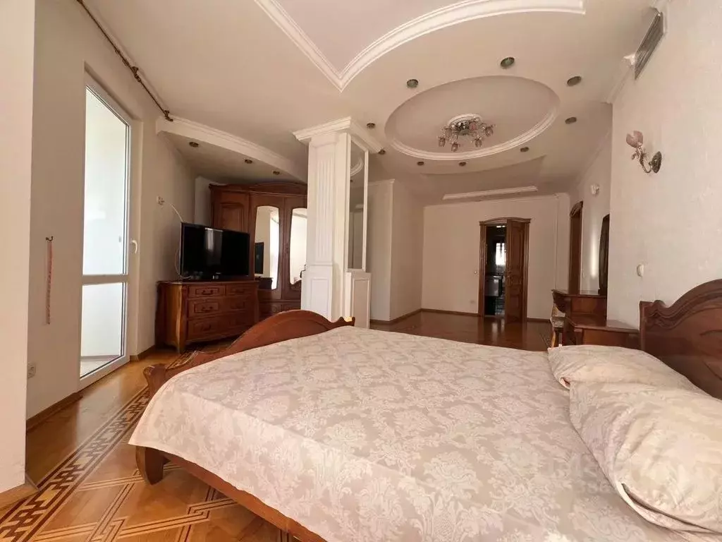 2-к кв. Крым, Ялта ул. Гоголя, 4 (100.0 м) - Фото 0