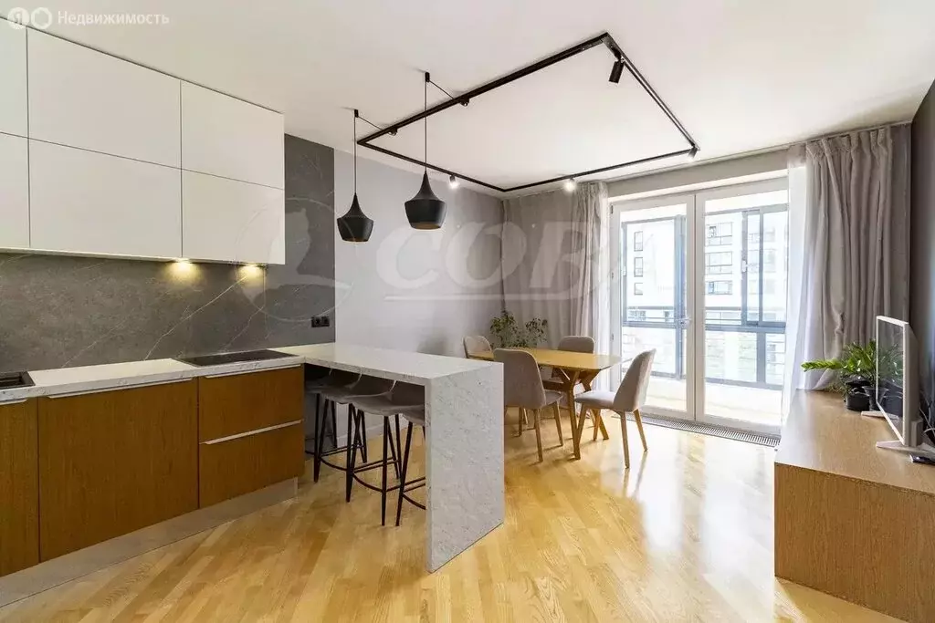 2-комнатная квартира: Тюмень, улица 50 лет Октября, 57А (61.3 м) - Фото 1