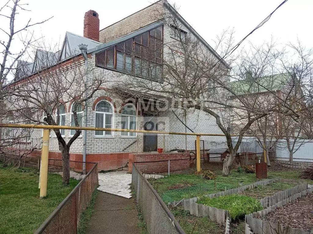 Дом в Краснодарский край, Абинск ул. Мостостроителей (257 м) - Фото 0