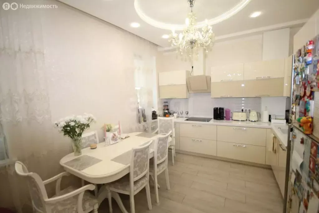 3-комнатная квартира: Нижний Новгород, Славянская улица, 25А (88 м) - Фото 0