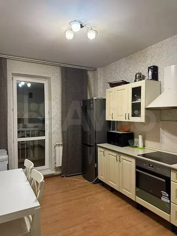 1-к. квартира, 45 м, 9/17 эт. - Фото 0