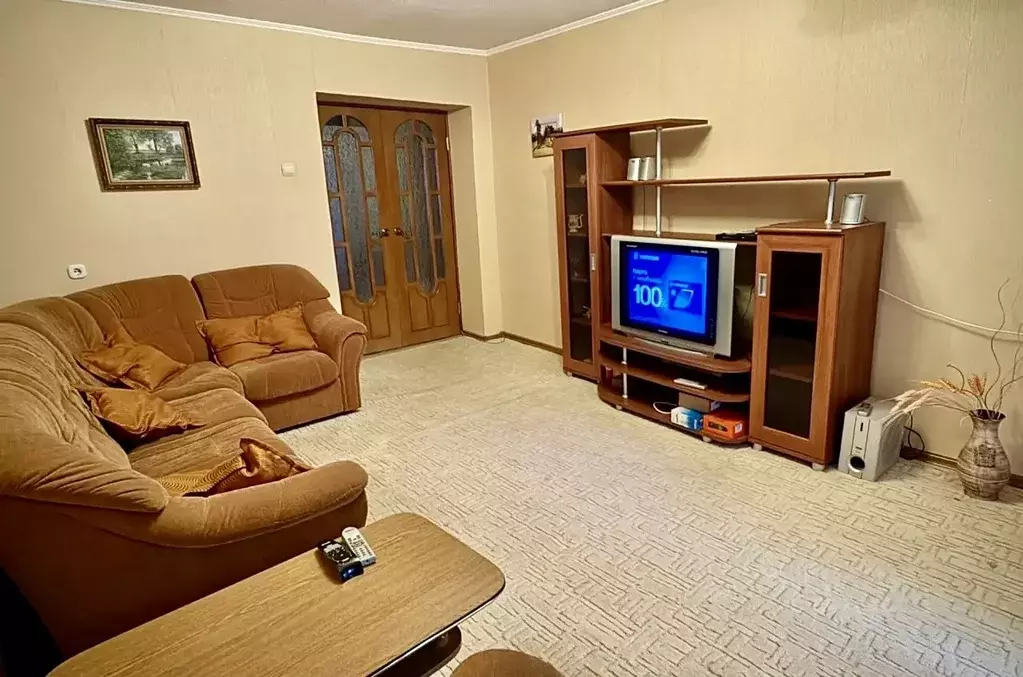 2-к кв. Ростовская область, Каменск-Шахтинский ул. Больничная (50.0 м) - Фото 1