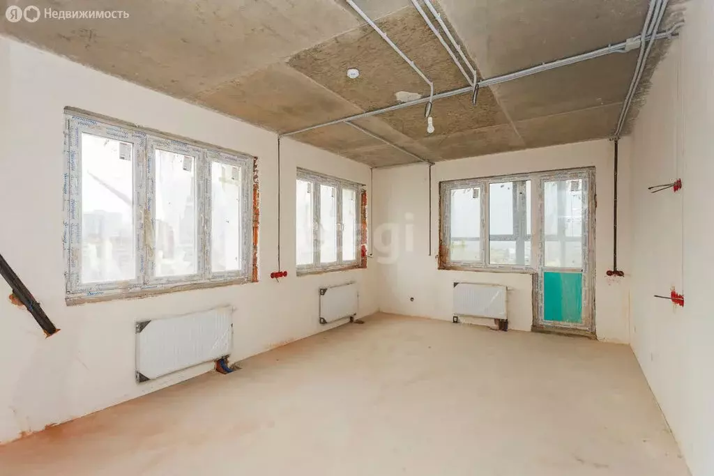 3-комнатная квартира: Уфа, Айская улица, 39 (87.4 м) - Фото 1