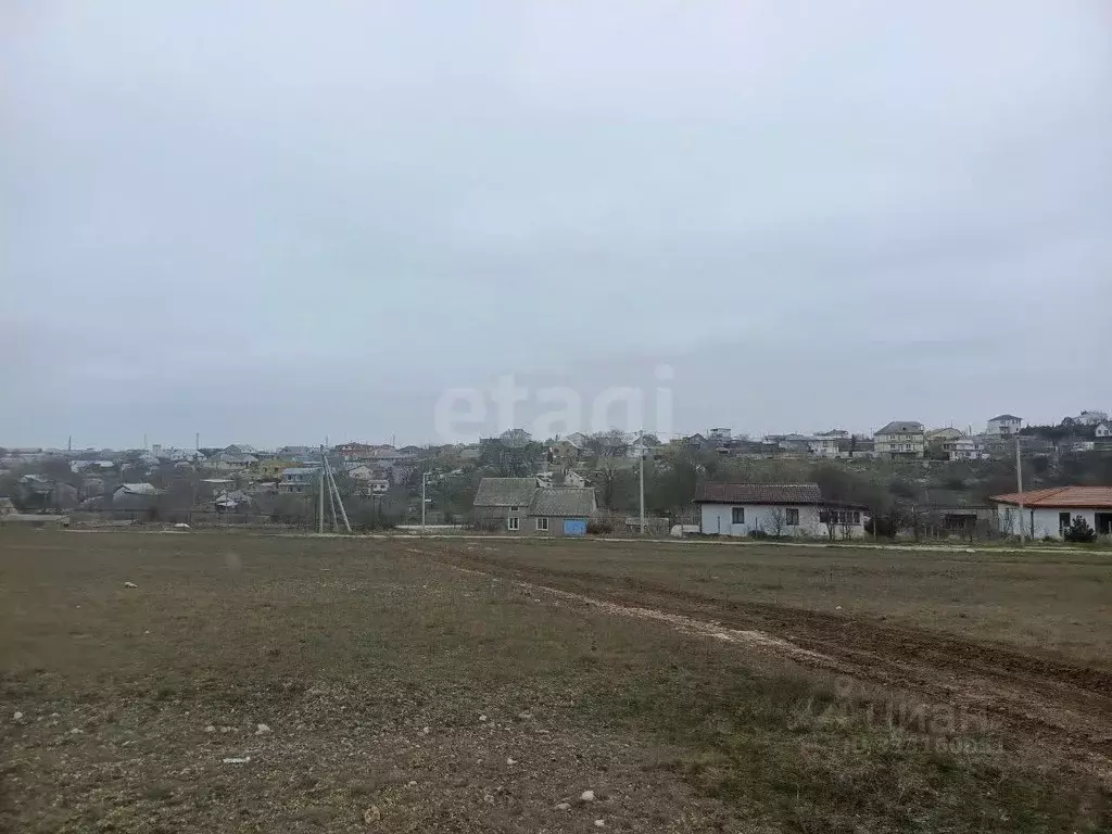 Участок в Крым, Черноморское пгт ул. Персиковая (4.5 сот.) - Фото 1