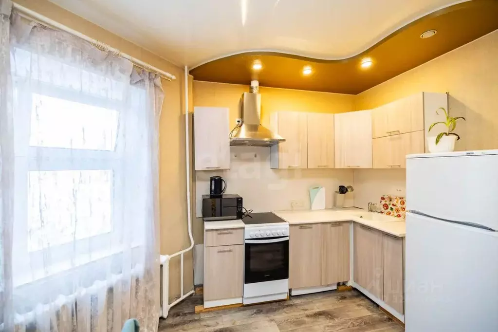 Комната Ханты-Мансийский АО, Сургут проезд Первопроходцев, 4 (32.4 м) - Фото 1