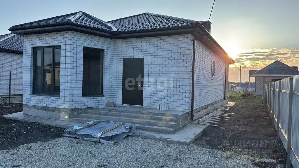 Дом в Краснодарский край, Новороссийск городской округ, Семигорский ... - Фото 0