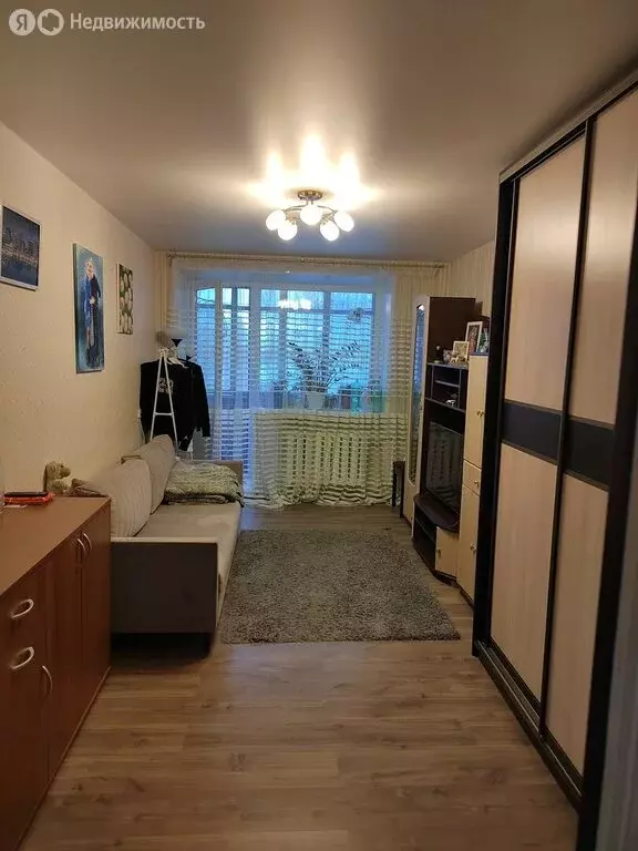 3-комнатная квартира: Нижний Новгород, улица Баренца, 7 (58.1 м) - Фото 1