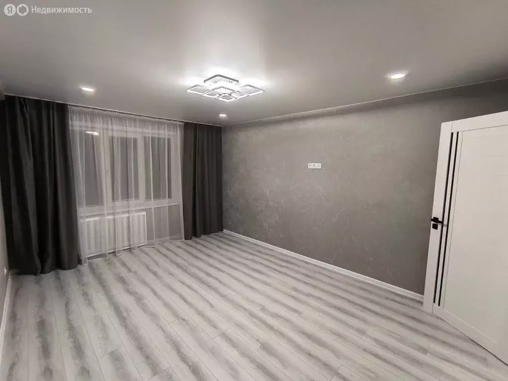 3-комнатная квартира: Казань, улица Аделя Кутуя, 10 (60 м) - Фото 2