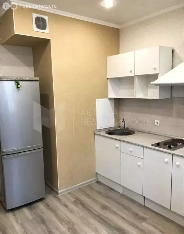 1-комнатная квартира: Тюмень, улица Парада Победы, 9 (32 м) - Фото 2