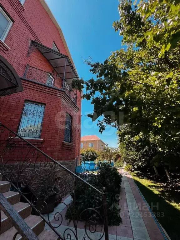 Дом в Астраханская область, Астрахань ул. 4-я Тихвинская, 1 (400 м) - Фото 2