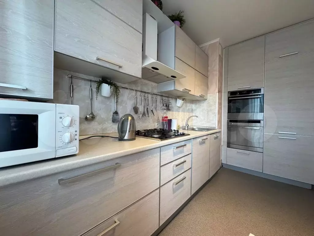 3-к. квартира, 64 м, 4/10 эт. - Фото 0