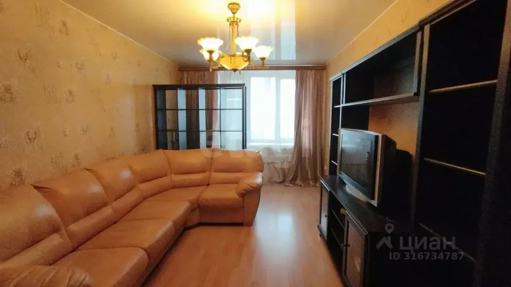 3-к кв. Ленинградская область, Кириши ул. Строителей, 26 (64.2 м) - Фото 0