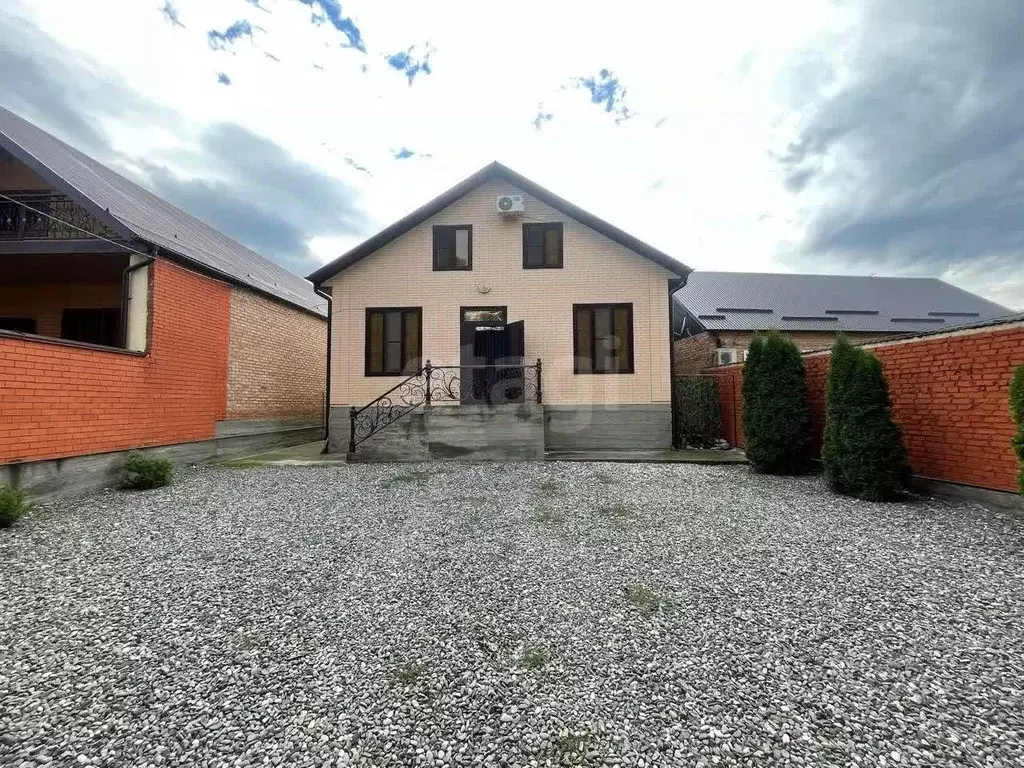 Дом в Ингушетия, Карабулак ул. Гулиева (43 м) - Фото 2