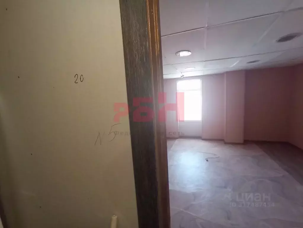 Офис в Курганская область, Курган ул. Радионова, 1А (20 м) - Фото 2