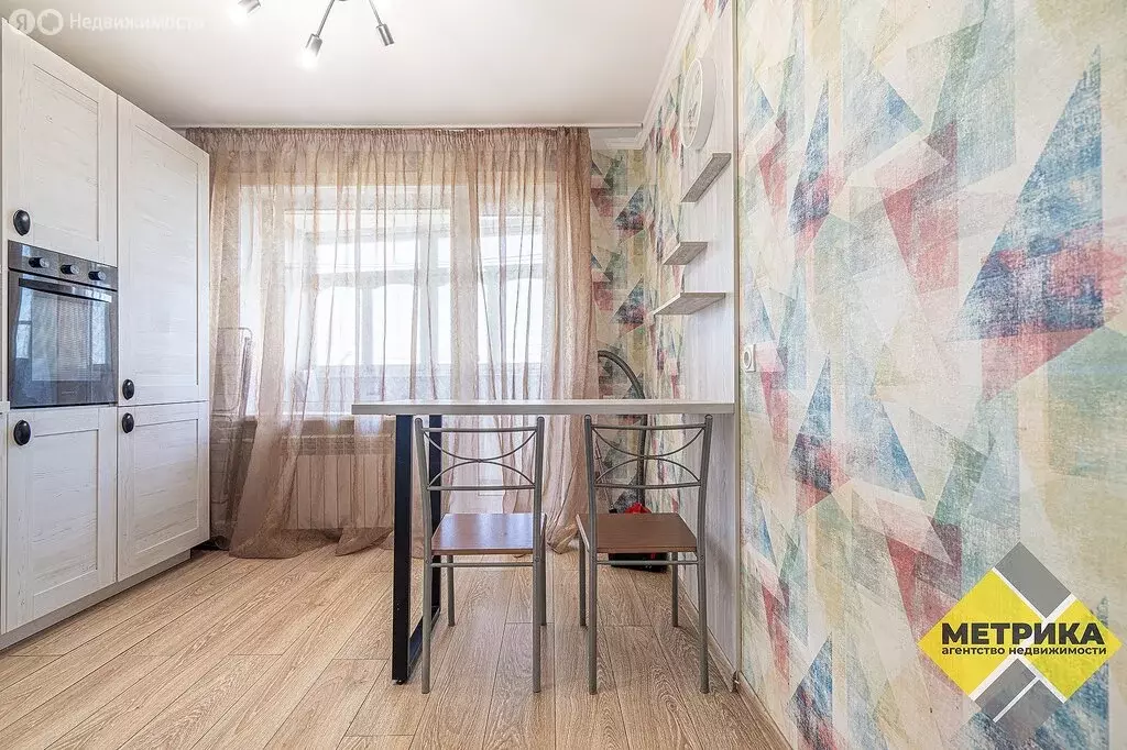 2-комнатная квартира: Артём, улица Кирова, 76 (55.8 м) - Фото 0