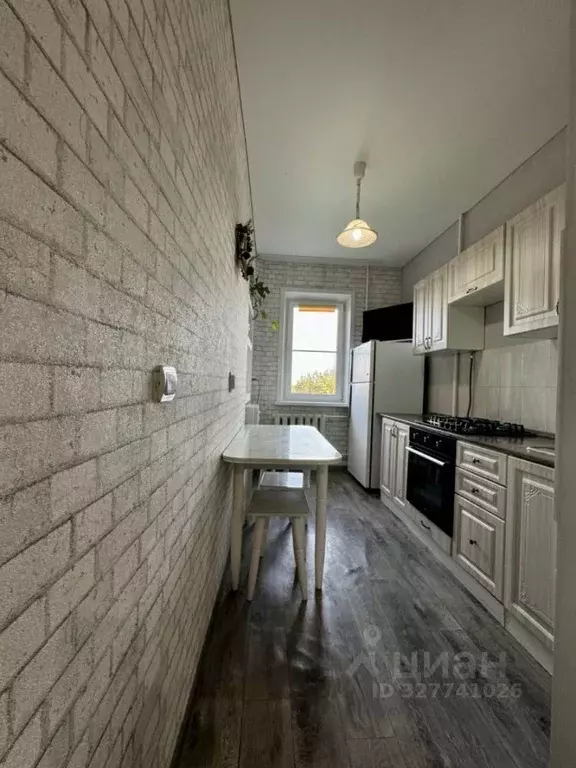 3-к кв. Астраханская область, Астрахань ул. Адмирала Нахимова, 125 ... - Фото 1