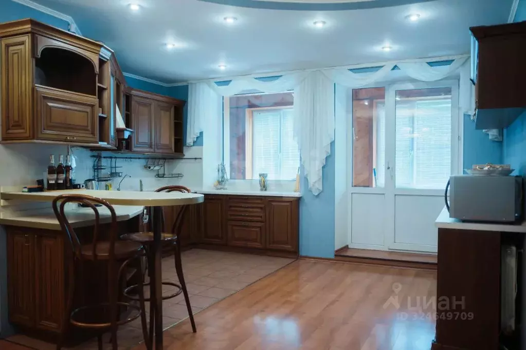 3-к кв. Тверская область, Тверь ул. Крылова, 4 (180.0 м) - Фото 1