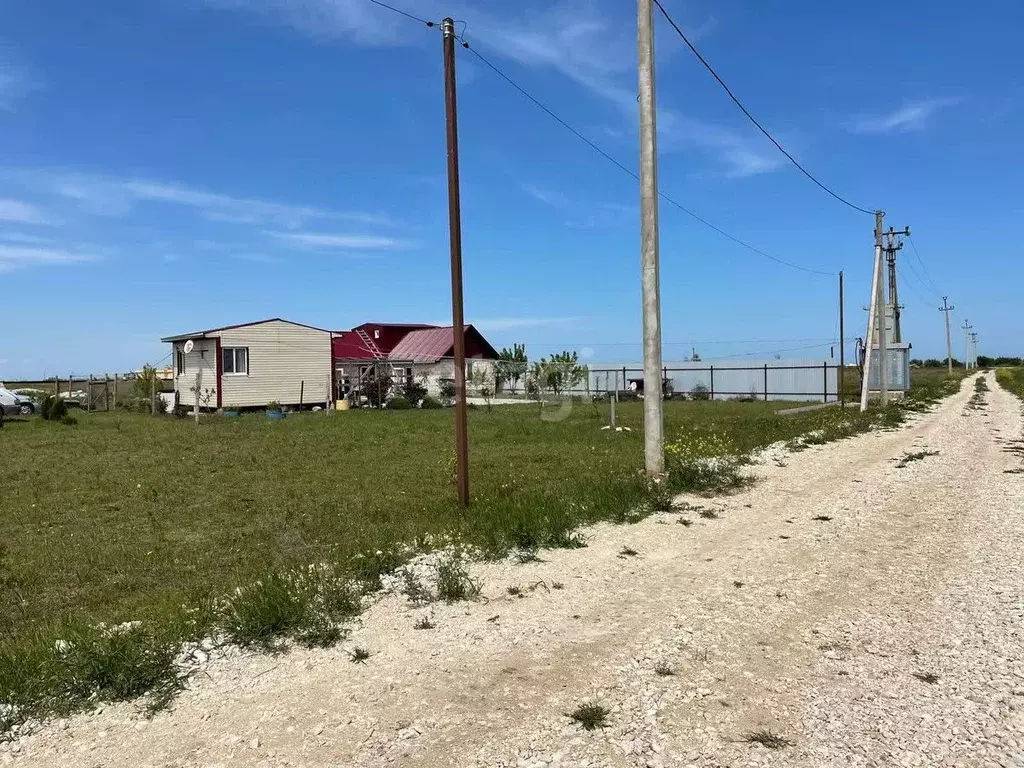 Участок в Крым, Ленинский район, Семисотское с/пос, с. Каменское  (6.0 ... - Фото 1