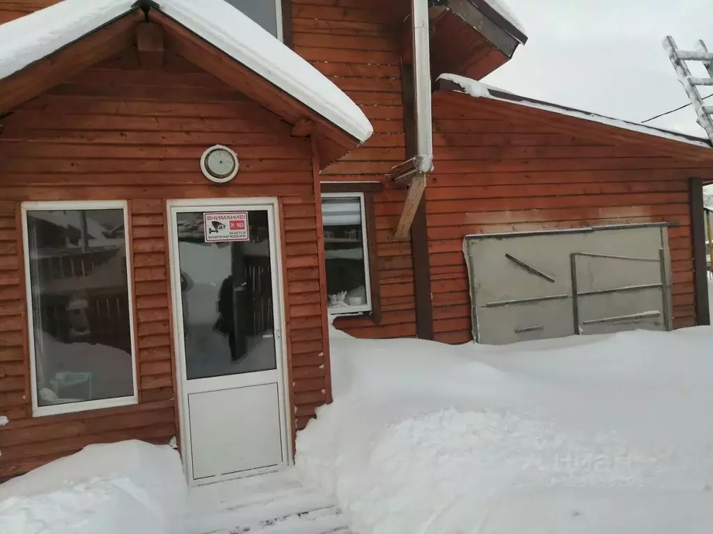 Дом в Пермский край, Губахинский муниципальный округ, Углеуральский рп ... - Фото 2